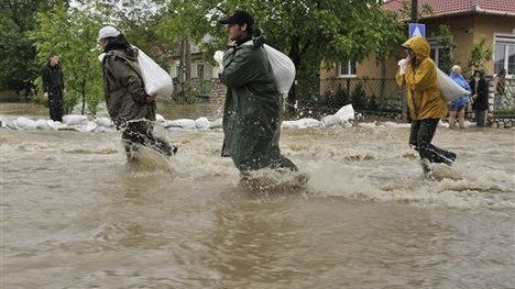 Parafix Hungary offers support to flood victims